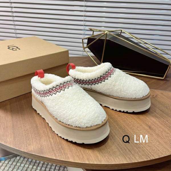 Picture of UGG Shoes _SKUUGGsz35-40ML101419774